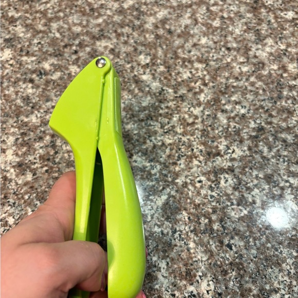 Green Garlic Press - Picture 2 of 5